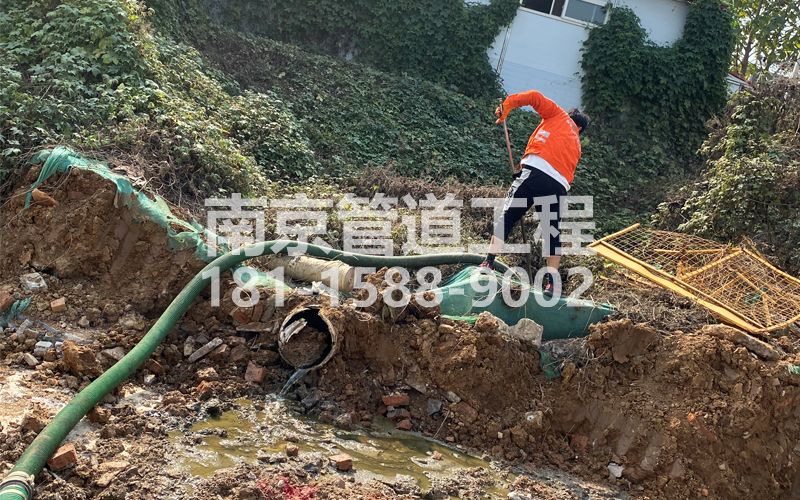 263金宁新村工地化粪池清理